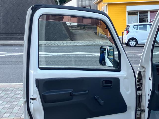 ＮＴ１００クリッパートラック ＤＸ　エアコン　パワステ　オートマ　運転手席エアバッグ　三方開　ＡＭ・ＦＭラジオ　走行４．７万キロ　修復歴なし　軽トラック　荷台馬付き（19枚目）