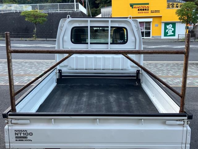 ＮＴ１００クリッパートラック ＤＸ　エアコン　パワステ　オートマ　運転手席エアバッグ　三方開　ＡＭ・ＦＭラジオ　走行４．７万キロ　修復歴なし　軽トラック　荷台馬付き（24枚目）