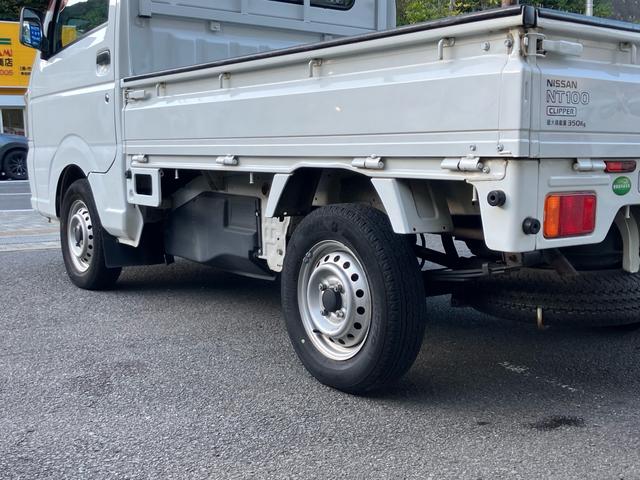 ＮＴ１００クリッパートラック ＤＸ　エアコン　パワステ　オートマ　運転手席エアバッグ　三方開　ＡＭ・ＦＭラジオ　走行４．７万キロ　修復歴なし　軽トラック　荷台馬付き（26枚目）