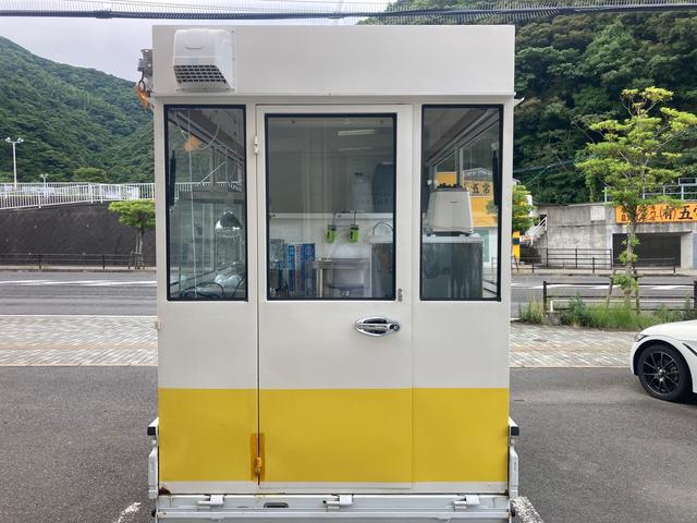 　キッチンカー　フライヤー　保温容器　冷蔵庫　ミキサー　電源　シンク　ホットスナック　換気扇　オーニング　キッチンセット未使用新品　５速マニュアル　エアコン　パワステ(33枚目)