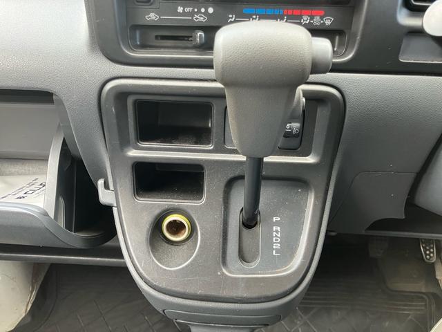 サンバーバン ＶＢ　／２ＷＤ／ＡＴ４速／ハイルーフ／エアコン／パワステ／ダブルエアバッグ／両側スライドドア／スペアキー／型式Ｓ３２１Ｂ／リアワイパー／取説（15枚目）