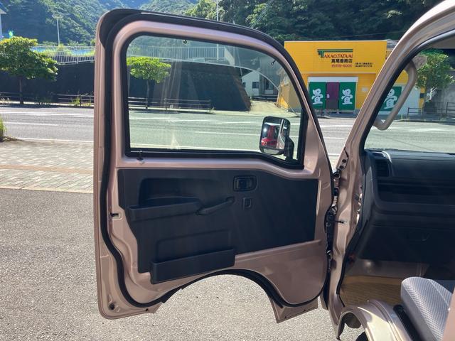 ハイゼットトラック ジャンボＳＡＩＩＩｔ　／２ＷＤ／ＡＴ４速／衝突被害軽減ブレーキ／ＬＥＤライト／キーレスエントリー＆スペアキー／三方開／作業灯／ゲートチェーン／荷台ラバーマット／アオリ保護カバーピンク（15枚目）