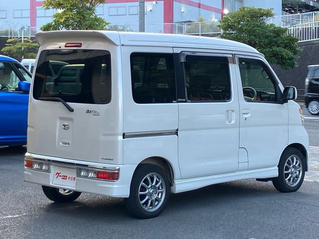 アトレーワゴン カスタムターボＲＳ　社外アルミホイール／両側スライドドア／キーレスエントリー／ベンチシート／車検令和８年１０月／オートマ（7枚目）