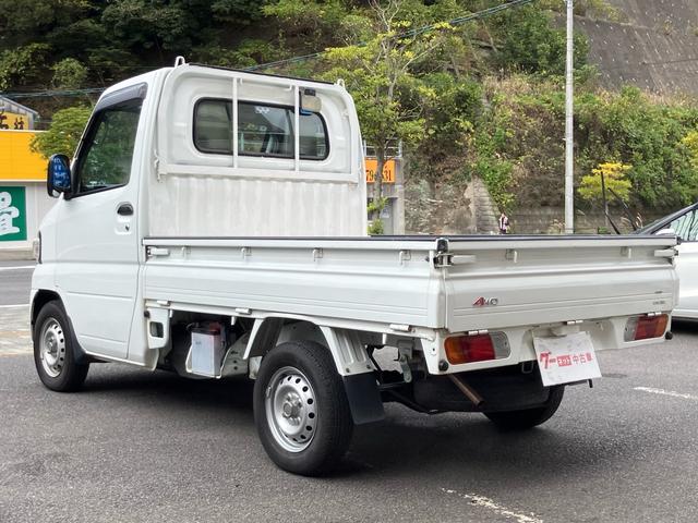 ミニキャブトラック 　切り替え式４ＷＤ　ＨＩＬＯ切替　５速マニュアル　エアコン　パワステ　三方開　ゲートチェーン　鳥居　作業灯　運転席エアバック　軽トラック（8枚目）