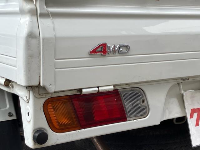 ミニキャブトラック 　切り替え式４ＷＤ　ＨＩＬＯ切替　５速マニュアル　エアコン　パワステ　三方開　ゲートチェーン　鳥居　作業灯　運転席エアバック　軽トラック（9枚目）