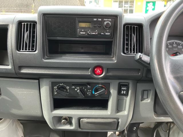 ミニキャブトラック 　切り替え式４ＷＤ　ＨＩＬＯ切替　５速マニュアル　エアコン　パワステ　三方開　ゲートチェーン　鳥居　作業灯　運転席エアバック　軽トラック（16枚目）