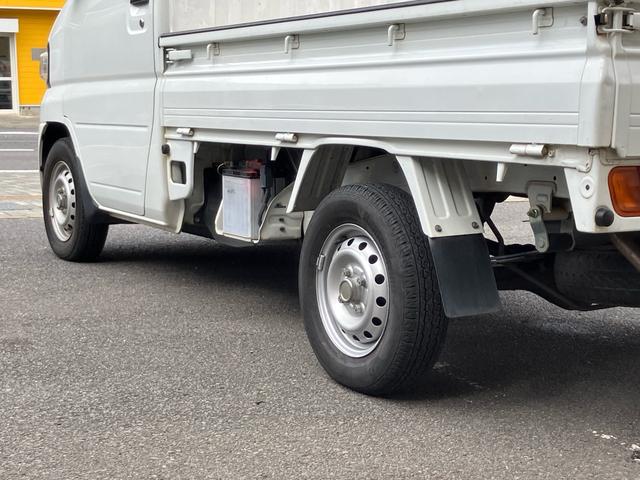ミニキャブトラック 　切り替え式４ＷＤ　ＨＩＬＯ切替　５速マニュアル　エアコン　パワステ　三方開　ゲートチェーン　鳥居　作業灯　運転席エアバック　軽トラック（25枚目）