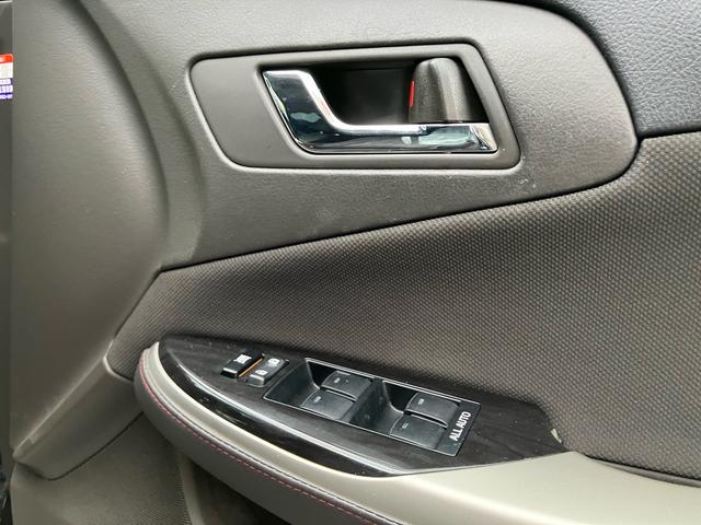 クラウン アスリート　ＴＲＤエアロ　ＥＴＣ／ナビ・テレビ／バックカメラ／ＣＤ・ＤＶＤ再生／プッシュスタート／スマートキー／パワーシート／１８インチアルミホイール／クルーズコントロール／車検整備付き（11枚目）