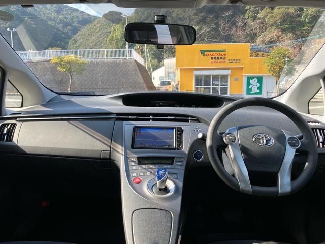 プリウス Ｓ　ナビ・テレビ／バックカメラ／Ｂｌｕｅｔｏｏｔｈ接続／ＣＤ・ＤＶＤ再生／プッシュスタート／スマートキー／ワンオーナー／禁煙車／記録簿／車検整備付き（2枚目）