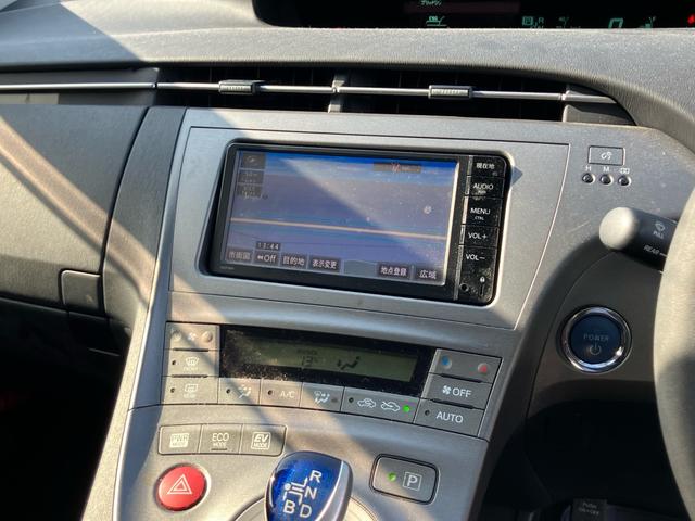 プリウス Ｓ　ナビ・テレビ／バックカメラ／Ｂｌｕｅｔｏｏｔｈ接続／ＣＤ・ＤＶＤ再生／プッシュスタート／スマートキー／ワンオーナー／禁煙車／記録簿／車検整備付き（15枚目）