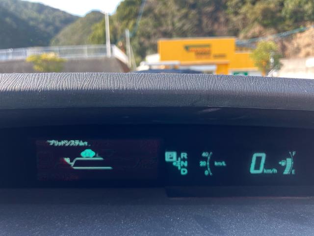 プリウス Ｓ　ナビ・テレビ／バックカメラ／Ｂｌｕｅｔｏｏｔｈ接続／ＣＤ・ＤＶＤ再生／プッシュスタート／スマートキー／ワンオーナー／禁煙車／記録簿／車検整備付き（21枚目）