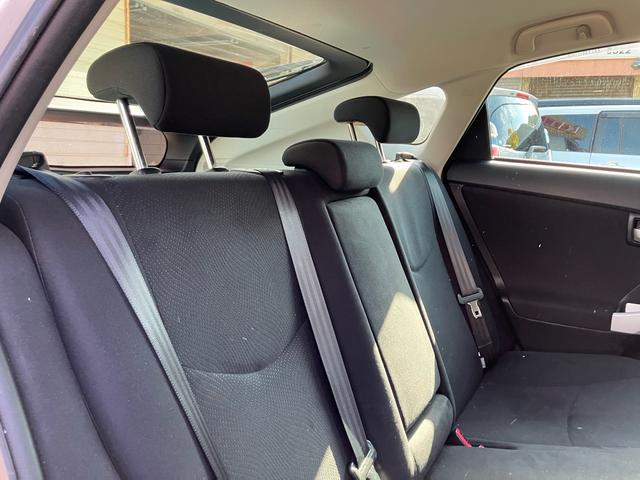 プリウス Ｓ　ナビ・テレビ／バックカメラ／Ｂｌｕｅｔｏｏｔｈ接続／ＣＤ・ＤＶＤ再生／プッシュスタート／スマートキー／ワンオーナー／禁煙車／記録簿／車検整備付き（28枚目）