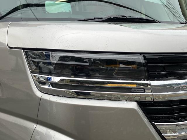 スペーシアカスタム ハイブリッドＸＳ　届出済未使用車／ナビ・フルセグＴＶ／Ｂｌｕｅｔｏｏｔｈ接続／パーキングセンサー／ヘッドアップディスプレイ／ＬＥＤヘッドランプ／両側電動スライドドア／ステアリングヒーター／１５インチＡＷ（7枚目）