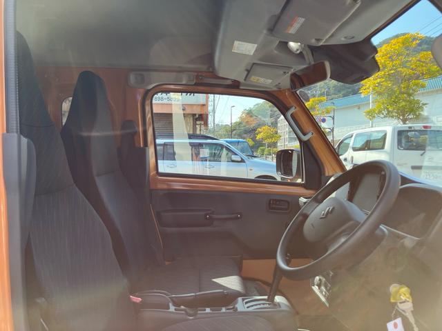 スーパーキャリイ Ｘリミテッド　届け出済み未使用車／ブラック加飾／衝突被害軽減ブレーキ／ＵＳＢポート／レーンアシスト／パークアシスト／アイドリングストップ／キーレスエントリー／オートマ４速（10枚目）