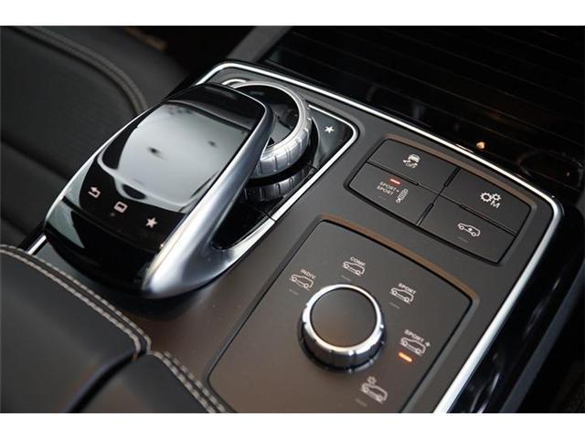 GLE63 S 4マチック パノラミックスライディングルーフ 21インチマットブラックアルミホイール AMGドライバーズパッケージ エアマティックサスペンション アダプティブブレーキ シートベンチレーター シートヒーター(18枚目)