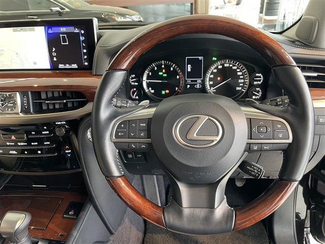 ＬＸ ＬＸ５７０　モデリスタエアロ　ＯＰ鍛造２１ＡＷ　白革　ムーンルーフ　ＨＵＤ　三眼フルＬＥＤ　エアサス　３６０°カメラ　シートヒーター　シートベンチレーション　クールボックス　ドラレコ（14枚目）