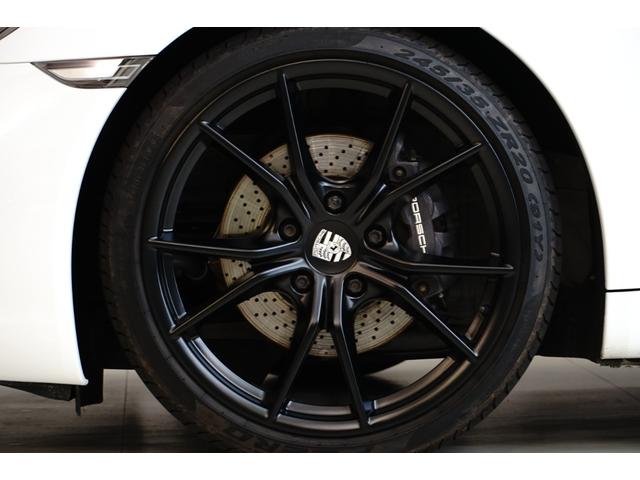 ９１１ ９１１カレラ　カブリオレ　スポーツクロノパッケージ　赤レザー　赤幌　社外チタンマフラー　純正マフラー付き　シートヒーター　カレラ２０ｉｎアルミホイール（9枚目）