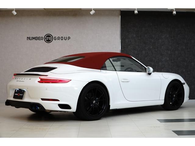 ９１１ ９１１カレラ　カブリオレ　スポーツクロノパッケージ　赤レザー　赤幌　社外チタンマフラー　純正マフラー付き　シートヒーター　カレラ２０ｉｎアルミホイール（10枚目）