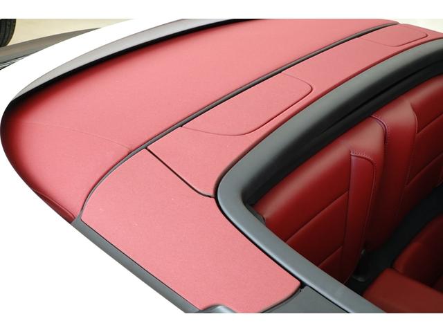 ９１１ ９１１カレラ　カブリオレ　スポーツクロノパッケージ　赤レザー　赤幌　社外チタンマフラー　純正マフラー付き　シートヒーター　カレラ２０ｉｎアルミホイール（13枚目）