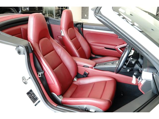 ９１１ ９１１カレラ　カブリオレ　スポーツクロノパッケージ　赤レザー　赤幌　社外チタンマフラー　純正マフラー付き　シートヒーター　カレラ２０ｉｎアルミホイール（14枚目）