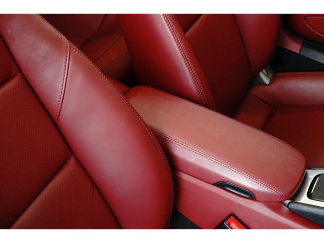 ９１１ ９１１カレラ　カブリオレ　スポーツクロノパッケージ　赤レザー　赤幌　社外チタンマフラー　純正マフラー付き　シートヒーター　カレラ２０ｉｎアルミホイール（17枚目）