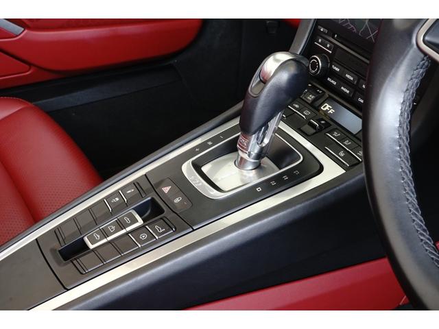 ９１１ ９１１カレラ　カブリオレ　スポーツクロノパッケージ　赤レザー　赤幌　社外チタンマフラー　純正マフラー付き　シートヒーター　カレラ２０ｉｎアルミホイール（19枚目）