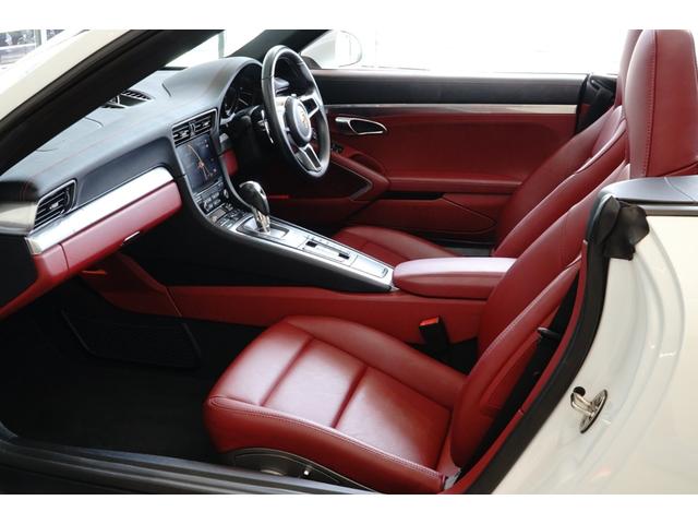 ９１１ ９１１カレラ　カブリオレ　スポーツクロノパッケージ　赤レザー　赤幌　社外チタンマフラー　純正マフラー付き　シートヒーター　カレラ２０ｉｎアルミホイール（24枚目）