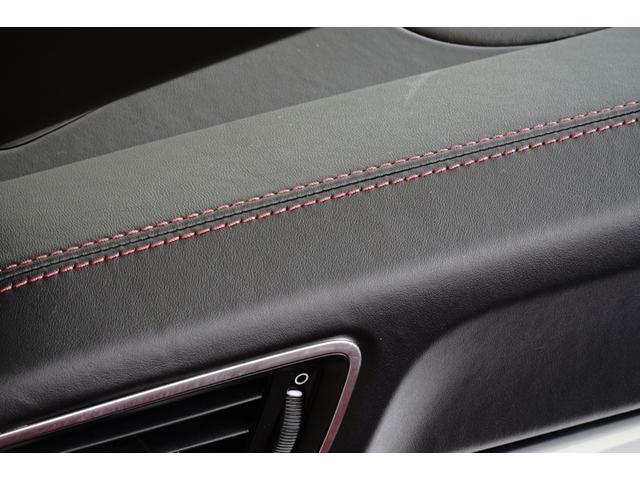 ９１１ ９１１カレラ　カブリオレ　スポーツクロノパッケージ　赤レザー　赤幌　社外チタンマフラー　純正マフラー付き　シートヒーター　カレラ２０ｉｎアルミホイール（25枚目）