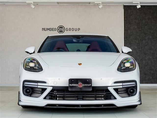 パナメーラ 　２１インチエクスクルーシブデザインホイール　プライバシーガラス　カーボンインテリアＰＫＧ　レーンチェンジアシスト　４ゾーンオートマティッククライメートコントロール　ソフトクローズドア（2枚目）