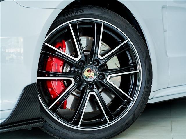 パナメーラ 　２１インチエクスクルーシブデザインホイール　プライバシーガラス　カーボンインテリアＰＫＧ　レーンチェンジアシスト　４ゾーンオートマティッククライメートコントロール　ソフトクローズドア（11枚目）