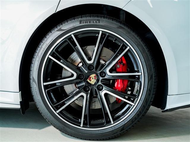 パナメーラ 　２１インチエクスクルーシブデザインホイール　プライバシーガラス　カーボンインテリアＰＫＧ　レーンチェンジアシスト　４ゾーンオートマティッククライメートコントロール　ソフトクローズドア（12枚目）