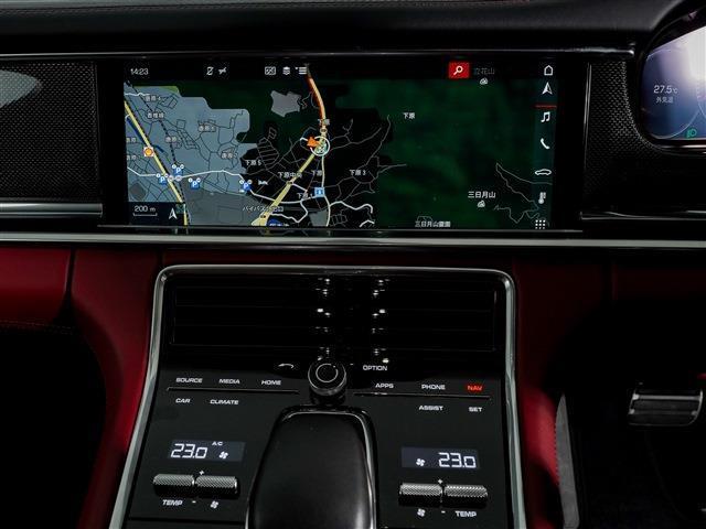 パナメーラ 　２１インチエクスクルーシブデザインホイール　プライバシーガラス　カーボンインテリアＰＫＧ　レーンチェンジアシスト　４ゾーンオートマティッククライメートコントロール　ソフトクローズドア（27枚目）