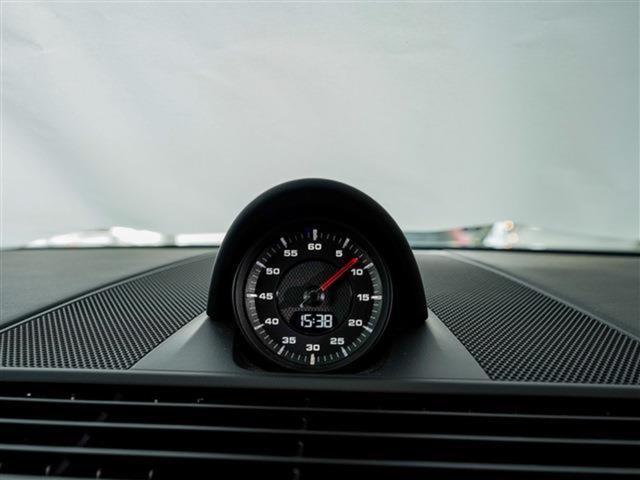 パナメーラ 　リアアスクルステアリング　ＰＤＣＣ　スポーツデザインＰＫＧ　コンフォートアクセス　プライバシーガラス　４＋１シート　レーンチェンジアシスト　ＨＵＤ　アンビエント　ストレージパッケージ（16枚目）
