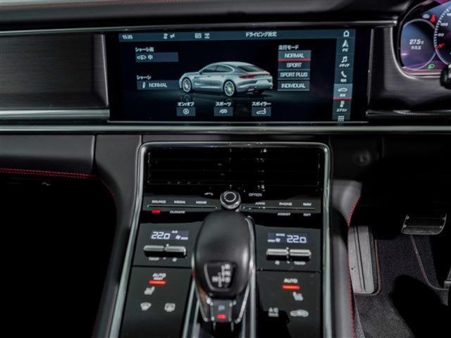 パナメーラ 　リアアスクルステアリング　ＰＤＣＣ　スポーツデザインＰＫＧ　コンフォートアクセス　プライバシーガラス　４＋１シート　レーンチェンジアシスト　ＨＵＤ　アンビエント　ストレージパッケージ（18枚目）