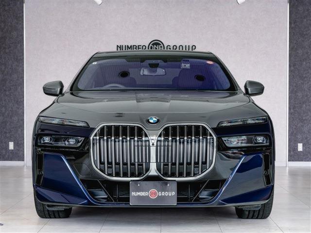７シリーズ ７４０ｉ　Ｍスポーツ　パノラマガラスＳＲ　Ｂ＆Ｗ　エグゼティブラウンジシート　アルカンターラルーフ　スペシャルペイント　２１ＡＷ（2枚目）