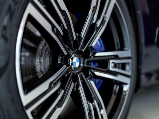 ７シリーズ ７４０ｉ　Ｍスポーツ　パノラマガラスＳＲ　Ｂ＆Ｗ　エグゼティブラウンジシート　アルカンターラルーフ　スペシャルペイント　２１ＡＷ（8枚目）
