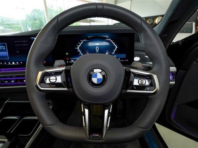 ７シリーズ ７４０ｉ　Ｍスポーツ　パノラマガラスＳＲ　Ｂ＆Ｗ　エグゼティブラウンジシート　アルカンターラルーフ　スペシャルペイント　２１ＡＷ（23枚目）