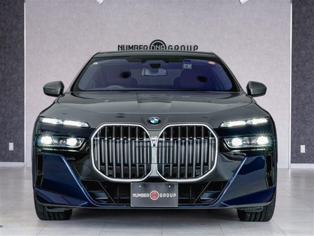 ７シリーズ ７４０ｉ　Ｍスポーツ　パノラマガラスＳＲ　Ｂ＆Ｗ　エグゼティブラウンジシート　アルカンターラルーフ　スペシャルペイント　２１ＡＷ（40枚目）
