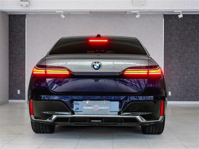 ７シリーズ ７４０ｉ　Ｍスポーツ　パノラマガラスＳＲ　Ｂ＆Ｗ　エグゼティブラウンジシート　アルカンターラルーフ　スペシャルペイント　２１ＡＷ（41枚目）
