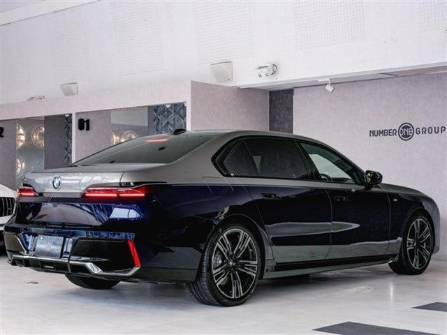 ７シリーズ ７４０ｉ　Ｍスポーツ　パノラマガラスＳＲ　Ｂ＆Ｗ　エグゼティブラウンジシート　アルカンターラルーフ　スペシャルペイント　２１ＡＷ（44枚目）