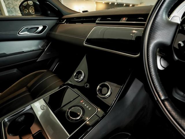 レンジローバーヴェラール Ｒ　ダイナミック　ＳＥ　３８０ＰＳ　ブラックパック　ブラックＳＲ　ドライブパック　パークパック　ステリングヒーター　ＭＥＲＩＤＩＡＮ　２０ＡＷ（21枚目）