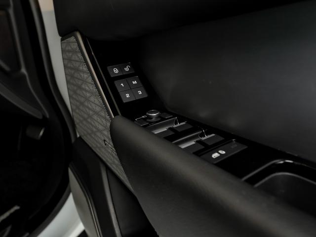 レンジローバーヴェラール Ｒ　ダイナミック　ＳＥ　３８０ＰＳ　ブラックパック　ブラックＳＲ　ドライブパック　パークパック　ステリングヒーター　ＭＥＲＩＤＩＡＮ　２０ＡＷ（23枚目）
