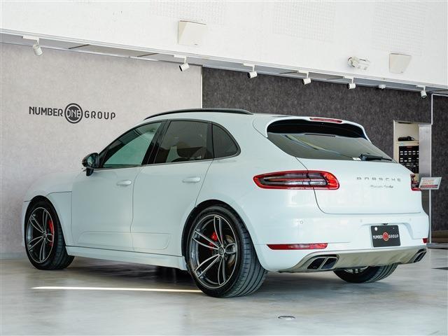 マカン マカン ターボ スポクロ エアサス ACC パノラマSR カーボンインテリア カーボンステアリング 21AW(4枚目)