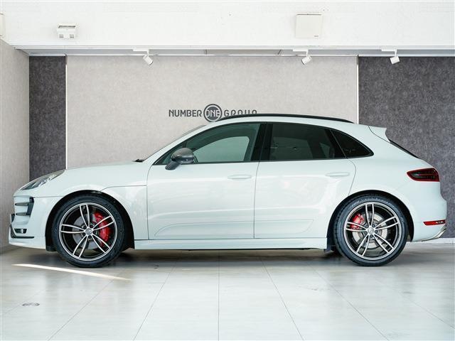 マカン マカン ターボ スポクロ エアサス ACC パノラマSR カーボンインテリア カーボンステアリング 21AW(6枚目)