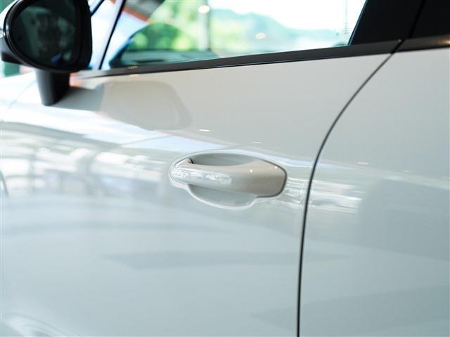 マカン マカン ターボ スポクロ エアサス ACC パノラマSR カーボンインテリア カーボンステアリング 21AW(8枚目)