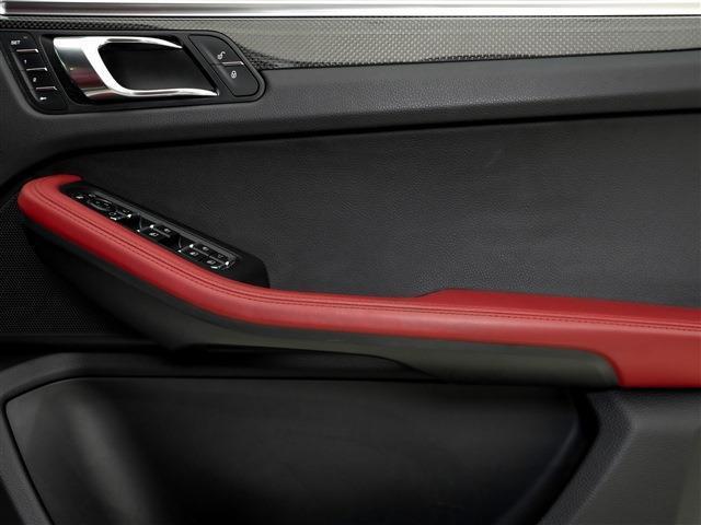 マカン マカン ターボ スポクロ エアサス ACC パノラマSR カーボンインテリア カーボンステアリング 21AW(21枚目)