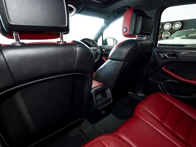 マカン マカン ターボ スポクロ エアサス ACC パノラマSR カーボンインテリア カーボンステアリング 21AW(32枚目)