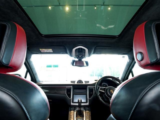 マカン マカン ターボ スポクロ エアサス ACC パノラマSR カーボンインテリア カーボンステアリング 21AW(34枚目)