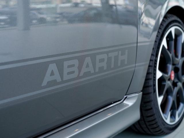 アバルト595 コンペティツィオーネ レコードモンツァマフラー 地デジチューナー アップルカープレイ Sabeit製ハーフレザー(8枚目)