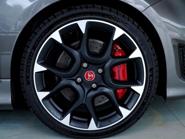 アバルト595 コンペティツィオーネ レコードモンツァマフラー 地デジチューナー アップルカープレイ Sabeit製ハーフレザー(12枚目)